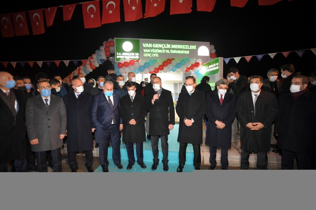 Bakan Kasapoğlu Van YYÜ’de “Genç Ofis”in Açılışını Yaptı