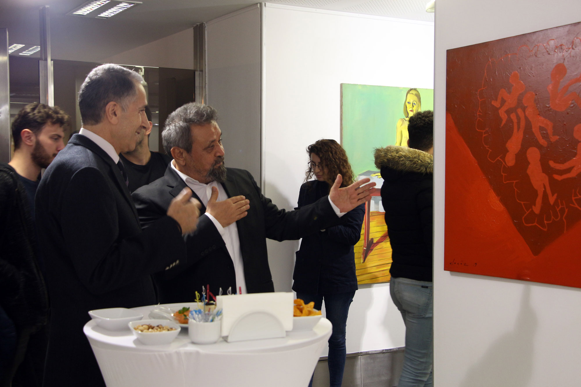 Akademisyen ve Sanatçı Prof. Mehmet Alagöz’ün ‘göç’ temalı sergisi İstanbul Kültür Üniversitesi’nde (İKÜ) ziyarete açıldı.